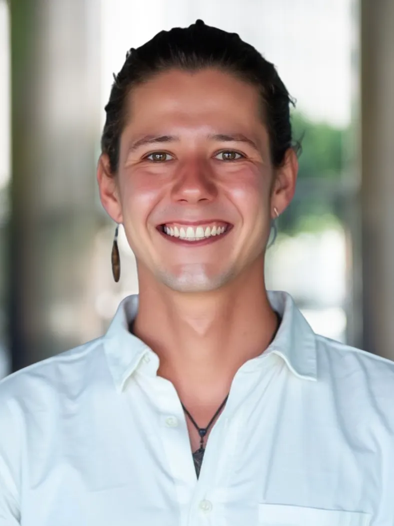 Maurice Hönscher, Senior Statistiker bei NOVUSTAT für Psychologie, kognitive Neurowissenschaften und Machine Learning