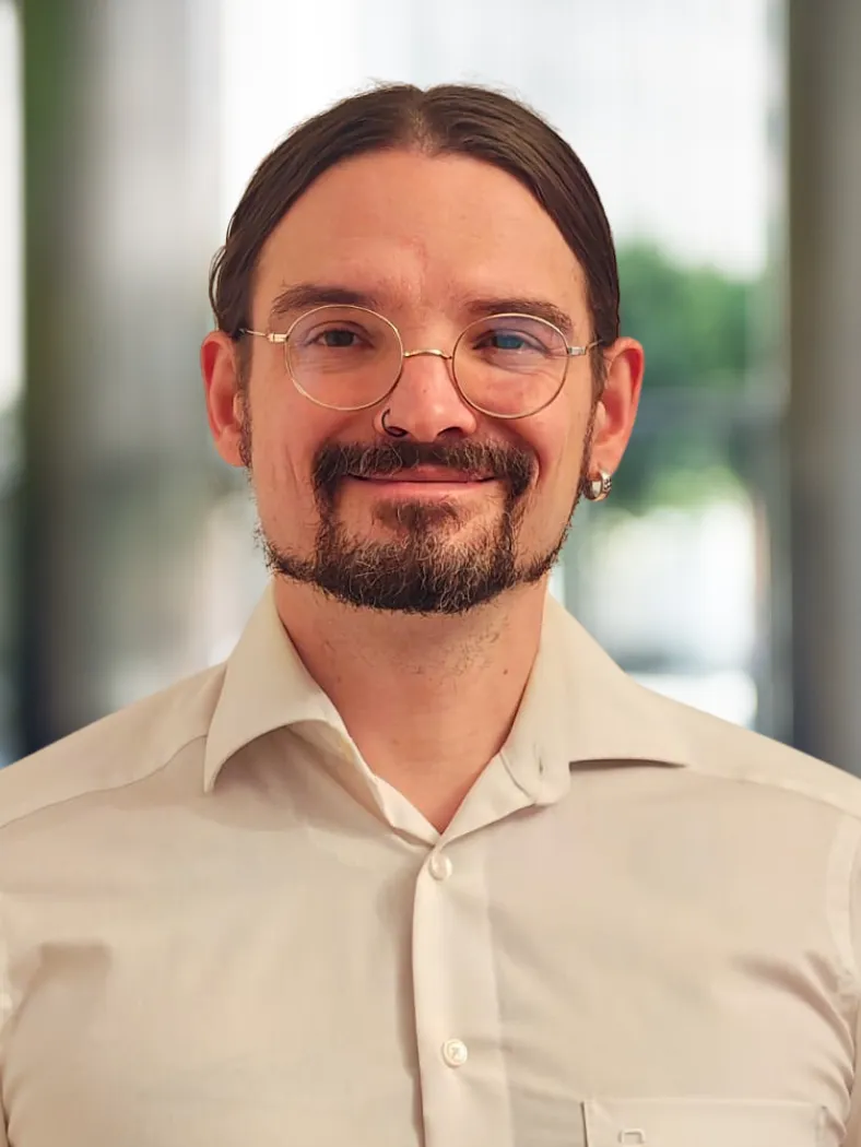 Simon Ohlhäuser, Senior Statistiker bei NOVUSTAT für Machine Learning, Classification, Clustering und datengetriebene Analyseprojekte
