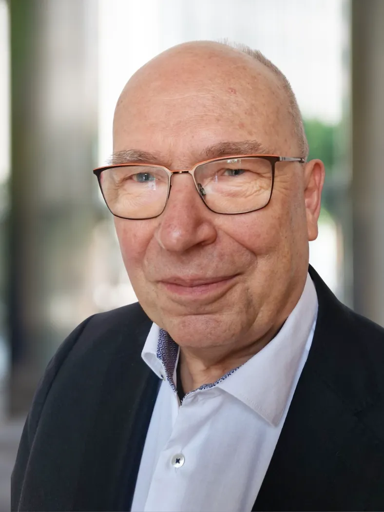 Rudolf Welskopf, Senior Statistiker bei NOVUSTAT für SPSS, Untersuchungsdesigns, Fragebogenentwicklung und Regressionsanalysen